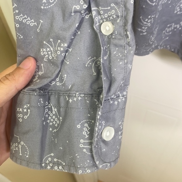 American Eagle - Gray Button Down & White Size L - Picture 5 of 7